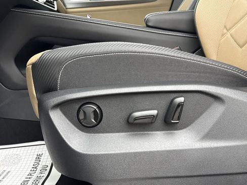 New 2026 Volkswagen Atlas Cross Sport SE image 24