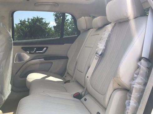 Used 2023 Mercedes-Benz EQS 450+ SUV image 11