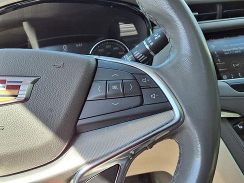 Used 2020 Cadillac XT5 Premium Luxury FWD image 16