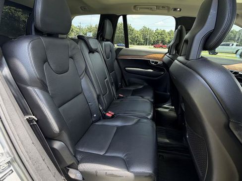 Used 2021 Volvo XC90 T6 Momentum w/ Climate Package AWD/4WD image 16