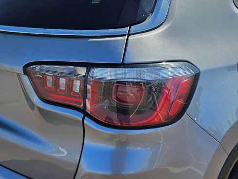 Used 2019 Jeep Compass Limited FWD image 12