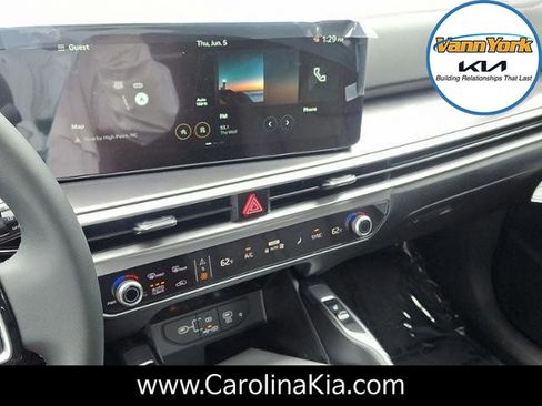 New 2025 Kia Sorento EX w/ Panoramic Sunroof Package image 28