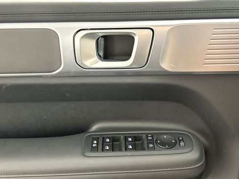 Used 2025 Hyundai Santa Fe SEL FWD image 18