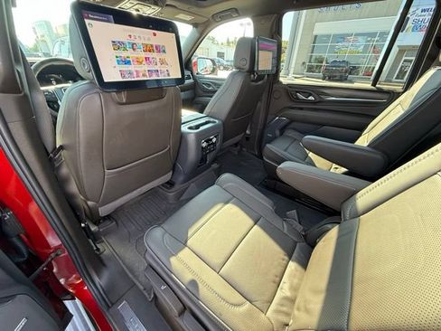 Used 2024 GMC Yukon XL Denali w/ Denali Reserve Package AWD/4WD image 24