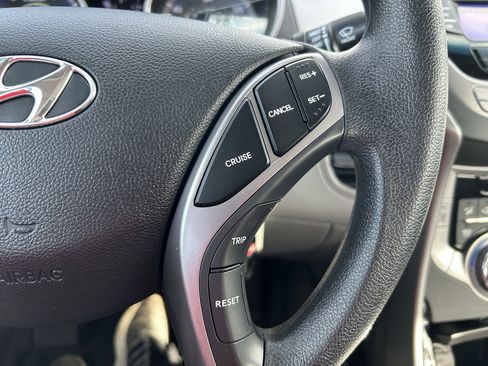 Used 2013 Hyundai Elantra GLS image 23