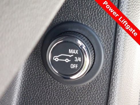 Used 2022 Chevrolet Traverse LT image 14