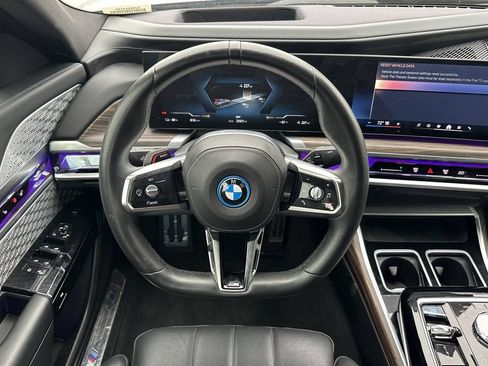 Used 2023 BMW i7 xDrive60 AWD/4WD image 15