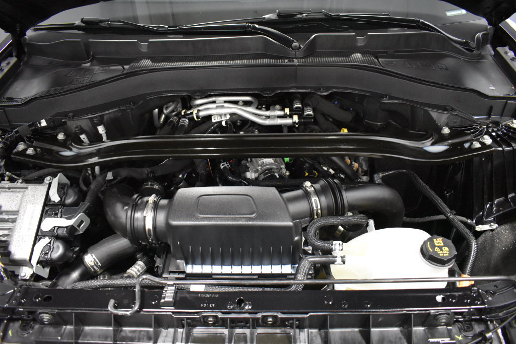 Used 2025 Ford Explorer ST AWD/4WD image 43
