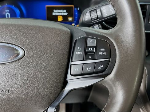 Used 2020 Ford Explorer Platinum w/ Premium Technology Package AWD/4WD image 17
