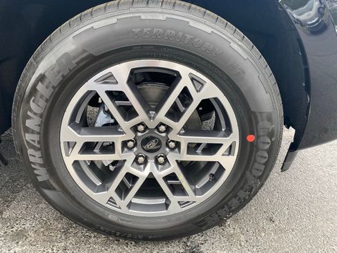 New 2026 Ford Expedition Active image 31