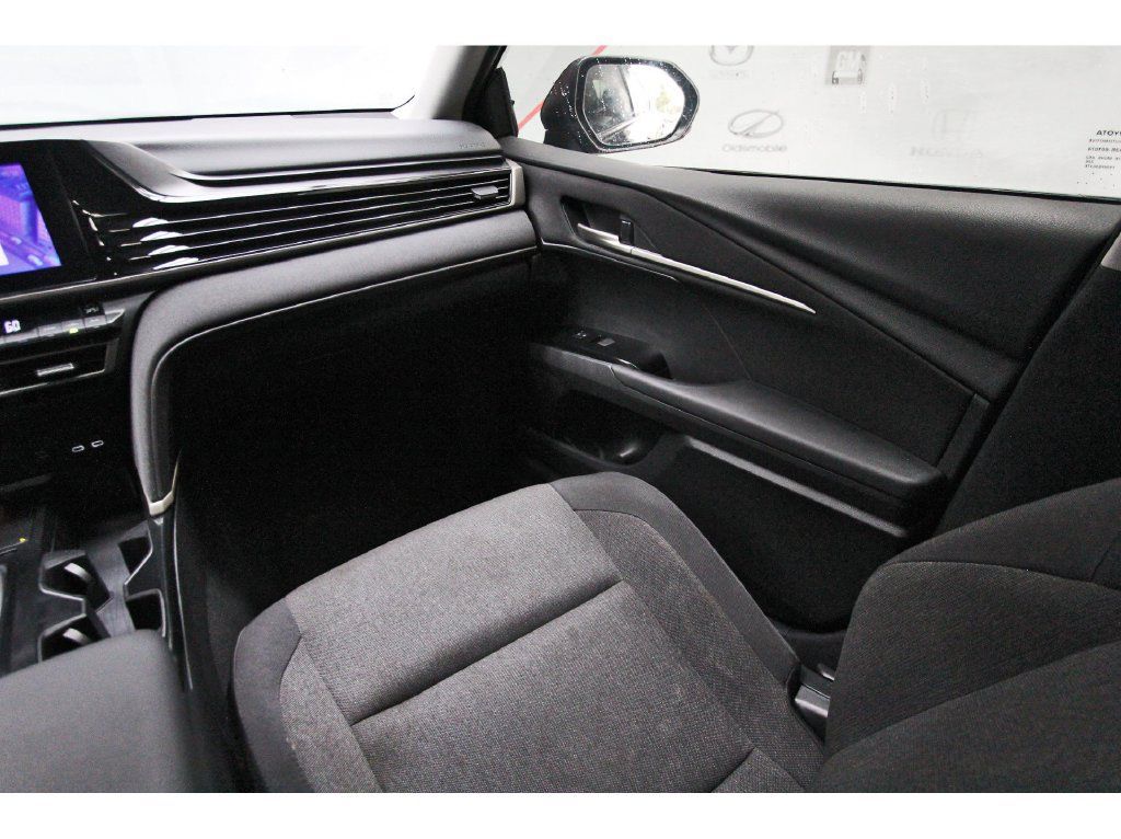 Used 2025 Toyota Camry LE FWD image 10