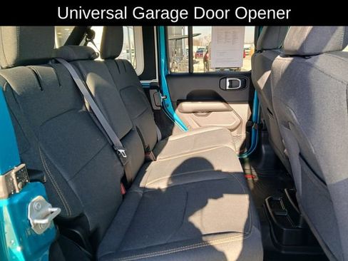 Used 2024 Jeep Wrangler Unlimited Sahara w/ Technology Group AWD/4WD image 17