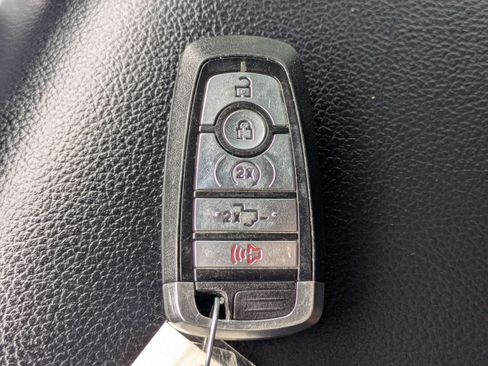 Used 2019 Ford F250 Lariat w/ Lariat Ultimate Package AWD/4WD image 28