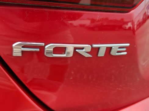 Used 2019 Kia Forte LXS FWD image 31