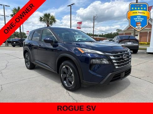 Used 2025 Nissan Rogue SV FWD image 3