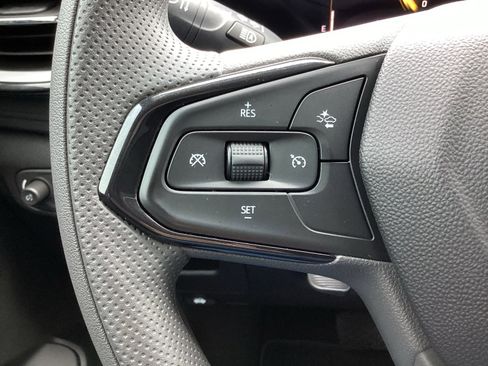 Used 2024 Chevrolet TrailBlazer LT w/ Driver Confidence Package FWD image 6