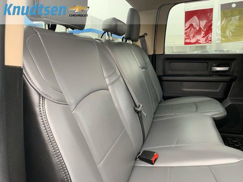 Used 2019 RAM 2500 Tradesman w/ Chrome Appearance Group image 16