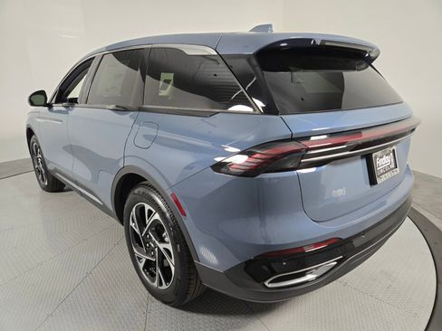 New 2026 Lincoln Nautilus Premier image 7