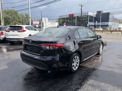 Used 2025 Toyota Corolla LE FWD image 8