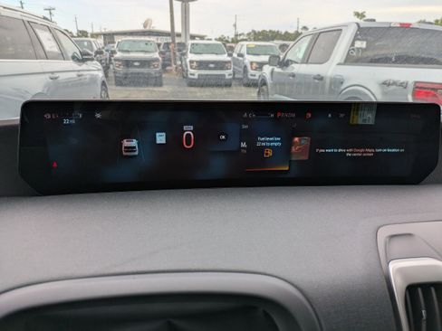 New 2025 Ford Expedition Active image 25