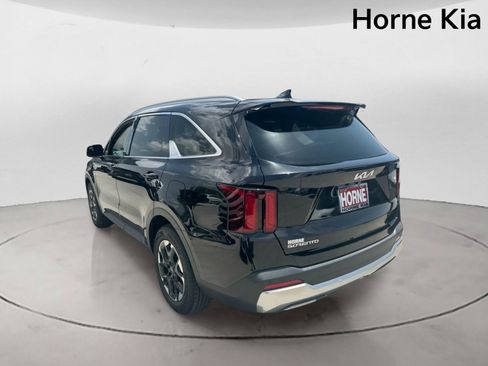 Certified 2024 Kia Sorento S w/ Panoramic Sunroof Package FWD image 6