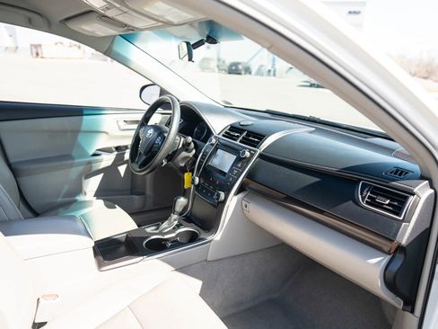 Used 2016 Toyota Camry LE image 19