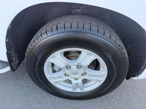 Used 2010 Toyota Sequoia SR5 RWD image 36