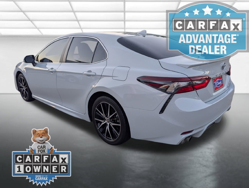 Used 2024 Toyota Camry SE FWD image 2