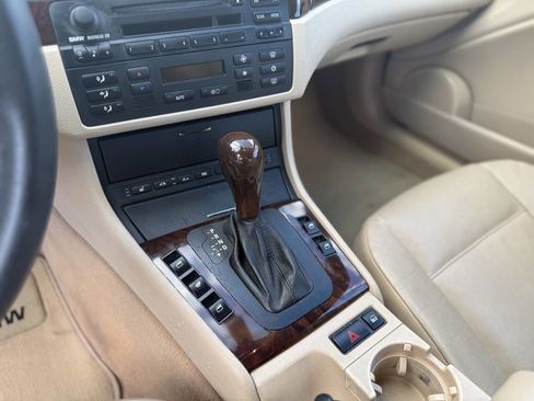 Used 2005 BMW 325Ci Convertible image 22