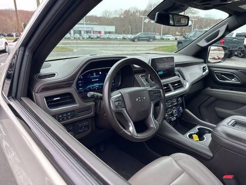 Used 2023 Chevrolet Tahoe Z71 w/ Z71 Off-Road Package AWD/4WD image 8