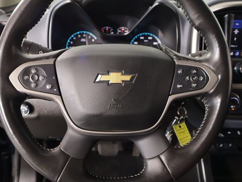 Used 2022 Chevrolet Colorado Z71 RWD image 3