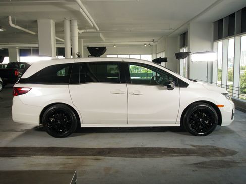 Used 2025 Honda Odyssey Sport-L image 10