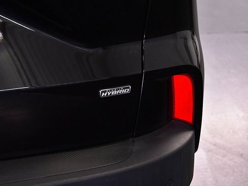 Used 2023 Ford Escape SE w/ PHEV Premium Package image 11