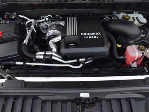 Used 2022 Chevrolet Silverado 1500 LT w/ LPO, Dark Essentials Package AWD/4WD image 12