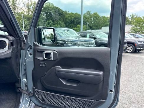 Used 2024 Jeep Wrangler Unlimited AWD/4WD image 39