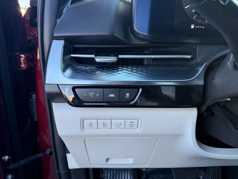 Used 2024 Kia Carnival SX Prestige FWD image 19