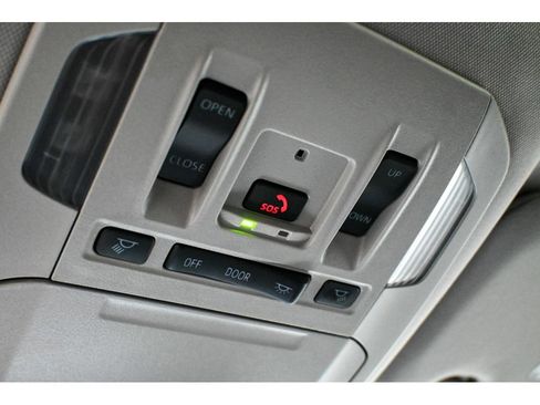 Used 2025 Toyota Highlander XLE image 51