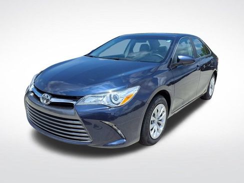 Used 2015 Toyota Camry LE FWD image 11