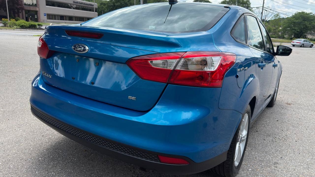 Used 2013 Ford Focus SE w/ SE Winter Pkg FWD image 11