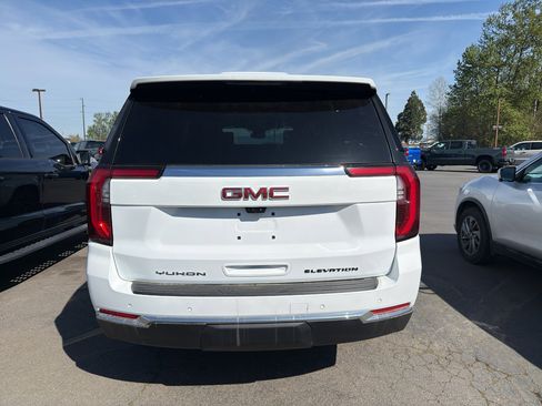 Used 2025 GMC Yukon XL Elevation w/ Elevation Premium Package image 5