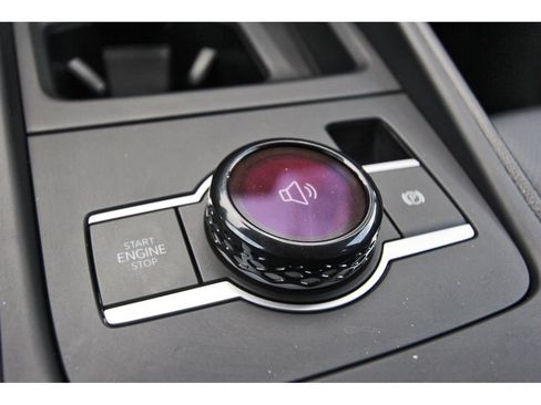 Certified 2025 Volkswagen Tiguan SE R-Line AWD/4WD image 27