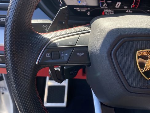 Used 2022 Lamborghini Urus image 35