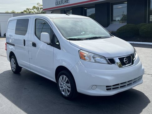Used 2020 Nissan NV200 SV w/ Sliding Glass Door Package image 3