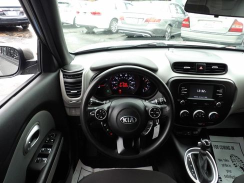 Used 2017 Kia Soul w/ Convenience Package image 5