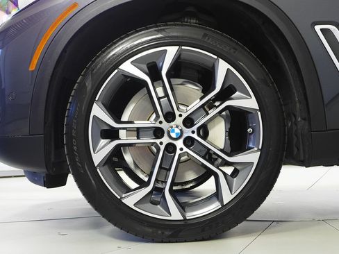 Used 2023 BMW X5 xDrive40i w/ Parking Assistance Package AWD/4WD image 5