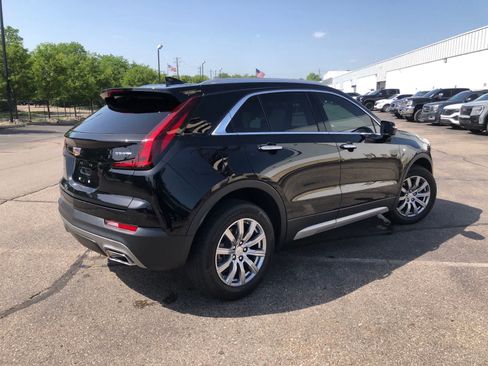 Used 2023 Cadillac XT4 Premium Luxury w/ Technology Package AWD/4WD image 3
