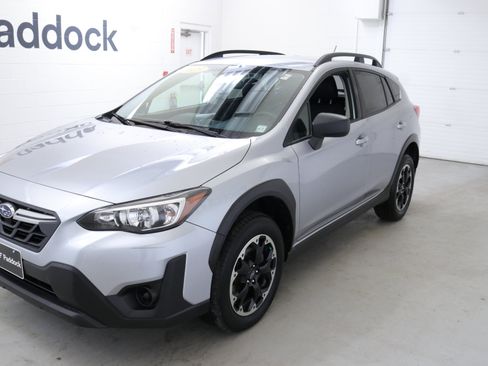 Used 2023 Subaru Crosstrek 2.0i image 3