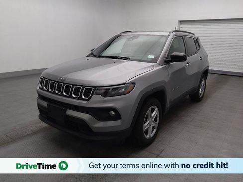 Used 2024 Jeep Compass Latitude AWD/4WD image 1