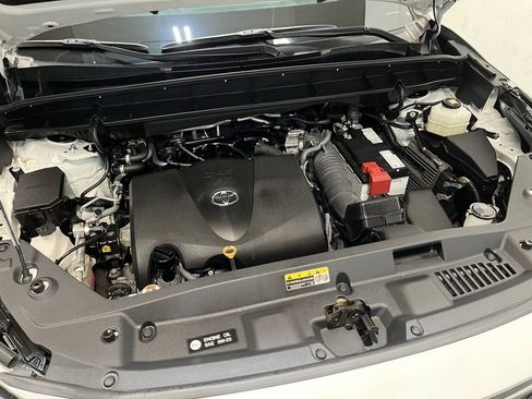 Used 2022 Toyota Highlander Platinum image 21