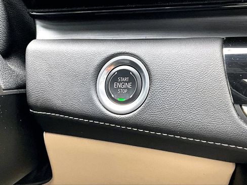 Used 2024 Cadillac Escalade Premium Luxury AWD/4WD image 29